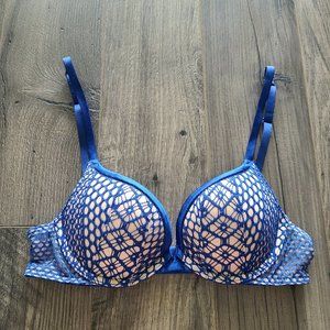 Victoria's Secret Very Sexy Push Up Bra 32A